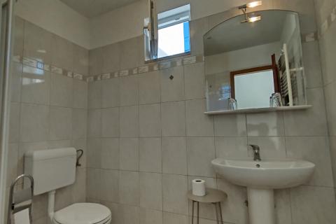 Istra, Vrsar, okolica,  kuća s 4 apartmana blizu mora