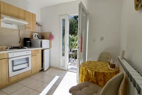 Istra, Vrsar, okolica,  kuća s 4 apartmana blizu mora