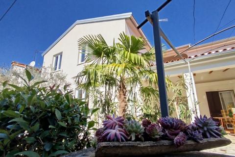 Istra, Vrsar, okolica,  kuća s 4 apartmana blizu mora