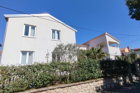 Istra, Vrsar, okolica,  kuća s 4 apartmana blizu mora