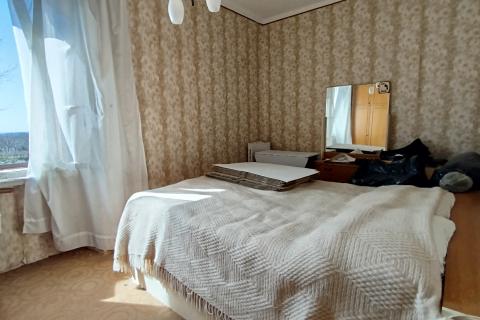 Istra, Kanfanar - Povijesna kamena kuća s pogledom na more