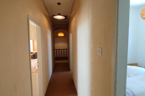 Istra, Kanfanar - Povijesna kamena kuća s pogledom na more