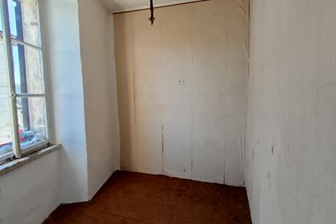 Istra, Kanfanar - Povijesna kamena kuća s pogledom na more