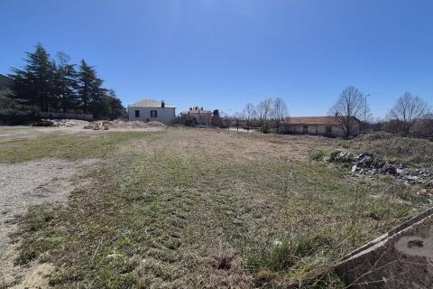 Stavbno zemljišče Kanfanar, 880m2