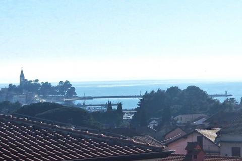 Istra,Novigrad-Dvosobni stan s pogledom na more