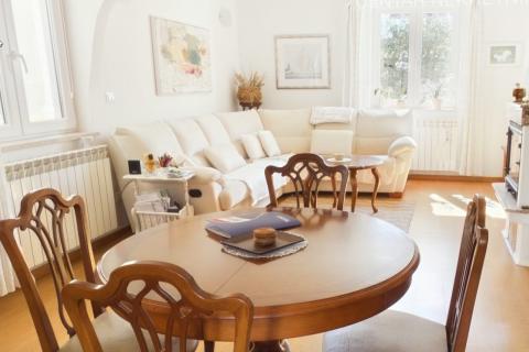 Istra, Vrsar, okolica,  kuća s 4 apartmana blizu mora