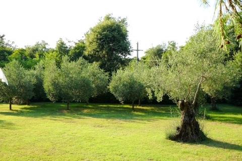 Istra,Lovrečica-Kuća prizemnica s prostranim vrtom