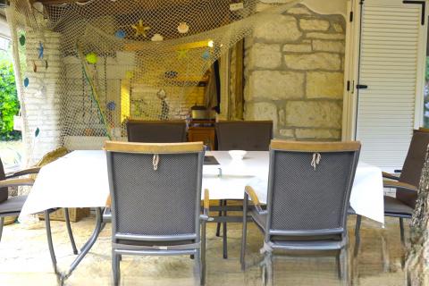 Istra,Lovrečica-Kuća prizemnica s prostranim vrtom