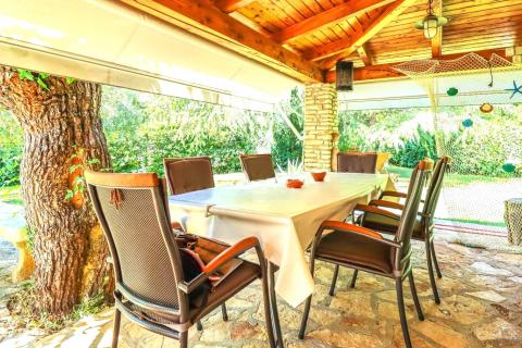 Istra,Lovrečica-Kuća prizemnica s prostranim vrtom