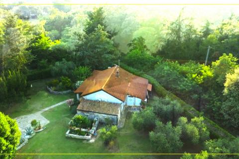 Istra,Lovrečica-Kuća prizemnica s prostranim vrtom