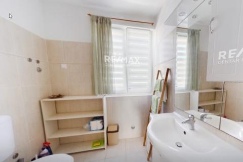 Istra, Vrsar, okolica,  kuća s 4 apartmana blizu mora