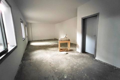 Karlovac, Hrnetić - hala najam 2471 m2