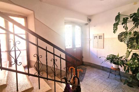 Istra,Brtonigla-Trosoban stan u centru s pogledom na more