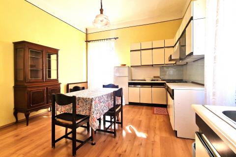 Istra,Brtonigla-Trosoban stan u centru s pogledom na more