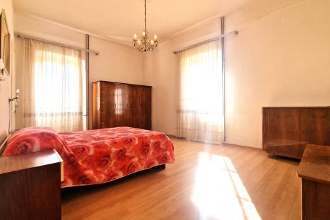 Istra,Brtonigla-Trosoban stan u centru s pogledom na more