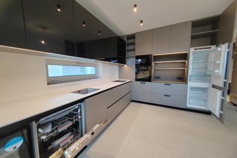 OTOK KRK-GRAD KRK luksuzan apatrman na prvom katu ,100 metara do mora