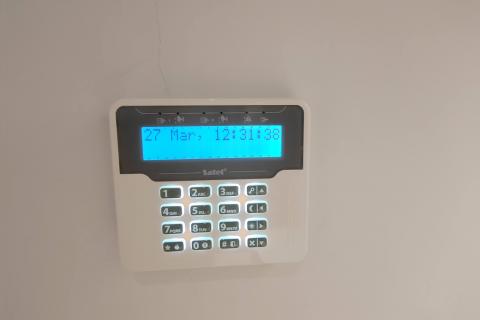 OTOK KRK-GRAD KRK luksuzan apatrman na prvom katu ,100 metara do mora