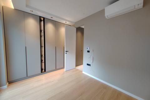 OTOK KRK-GRAD KRK luksuzan apatrman na prvom katu ,100 metara do mora