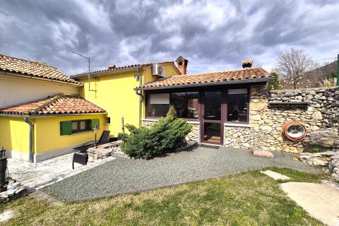 ISTRA,LUPOGLAV- kamena kuća s velikom okućnicom