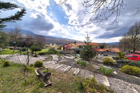 ISTRA,LUPOGLAV- kamena kuća s velikom okućnicom