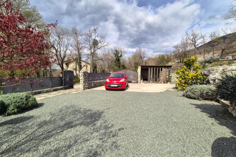 ISTRA,LUPOGLAV- kamena kuća s velikom okućnicom