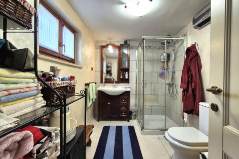 ISTRA,LUPOGLAV- kamena kuća s velikom okućnicom