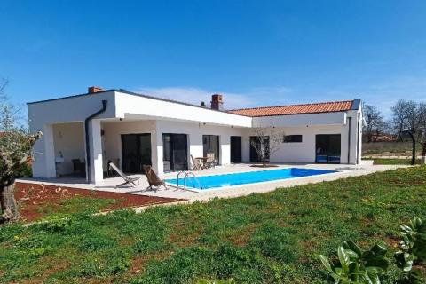 Istra, Rovinj - Moderna kuća s bazenom na osami 