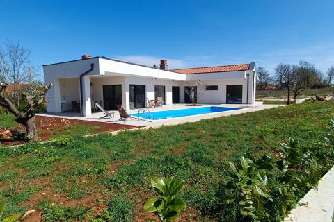 Istra, Rovinj - Moderna kuća s bazenom na osami 