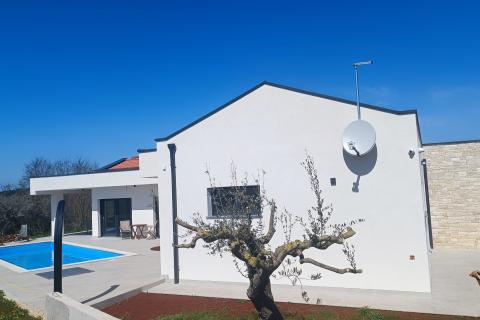 Istra, Rovinj - Moderna kuća s bazenom na osami 