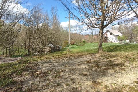 Slunj,građevinsko zemljište 700 m2