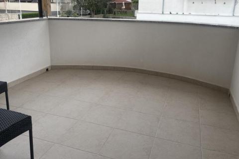 Baška - lijep i prostran stan 78m2, parking