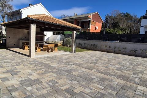 OTOK KRK,MALINSKA nova villa a bazenom