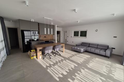 OTOK KRK,MALINSKA nova villa a bazenom