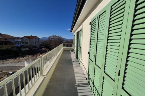 OTOK KRK,MALINSKA nova villa a bazenom