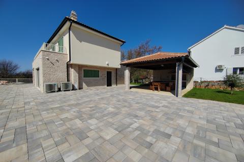 OTOK KRK,MALINSKA nova villa a bazenom