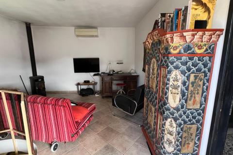 Istra, Oprtalj, okolica – kompleks nekretnina s potencijalom za turizam ili miran život na selu