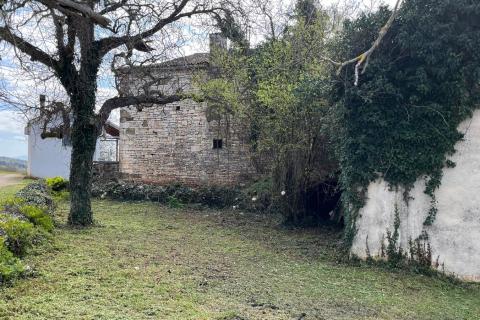 Istra, Oprtalj, okolica – kompleks nekretnina s potencijalom za turizam ili miran život na selu