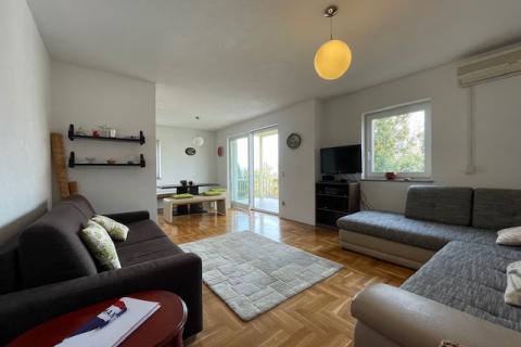 Insel Krk, Malinska, Wohnung mit Meerblick, Erdgeschoss, Parkplatz