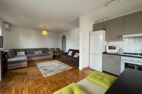 Insel Krk, Malinska, Wohnung mit Meerblick, Erdgeschoss, Parkplatz