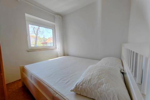 OTOK KRK,SOLINE kuća sa dva stana