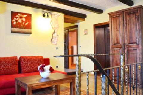 Istra,Kaštel-Vila s bazenom i apartmanska kuća