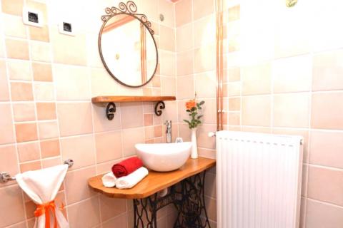 Istra,Kaštel-Vila s bazenom i apartmanska kuća