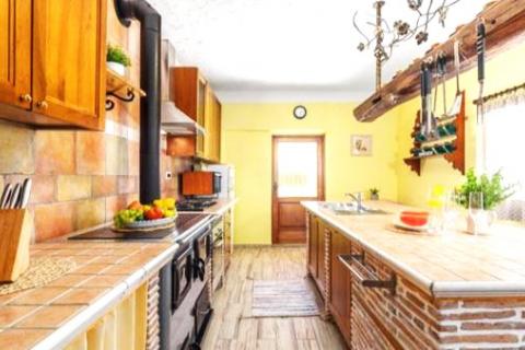 Istra,Kaštel-Vila s bazenom i apartmanska kuća