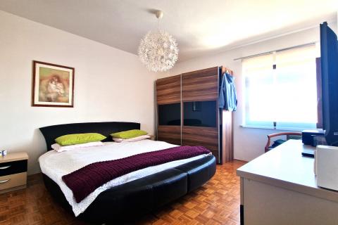 Istra,Kaštel-Vila s bazenom i apartmanska kuća