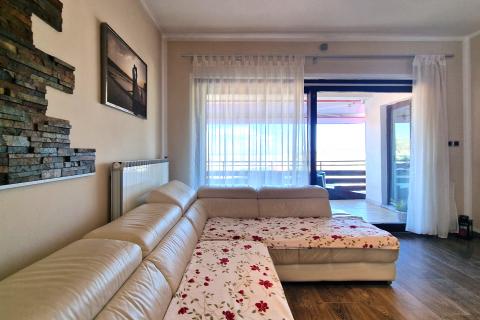 Istra,Kaštel-Vila s bazenom i apartmanska kuća