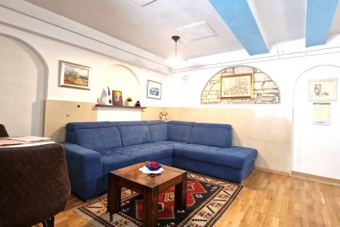 Istra,Kaštel-Vila s bazenom i apartmanska kuća