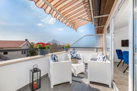 Istra,Valbandon,dvoetažni stan 500 m od mora