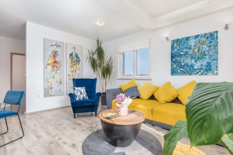 Istra,Valbandon,dvoetažni stan 500 m od mora