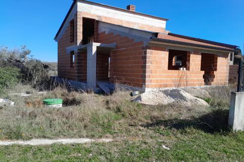 Istra,Manjadvorci,kuća od 100 m2 u roh bau fazi
