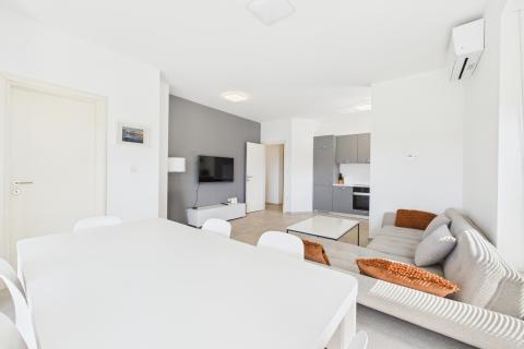 Pula,Štinjan-komforan dvosobni stan u novogradnji